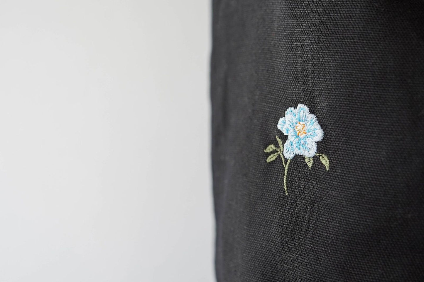 【10月末再販予定】ミニバッグ / Embroidered Bag