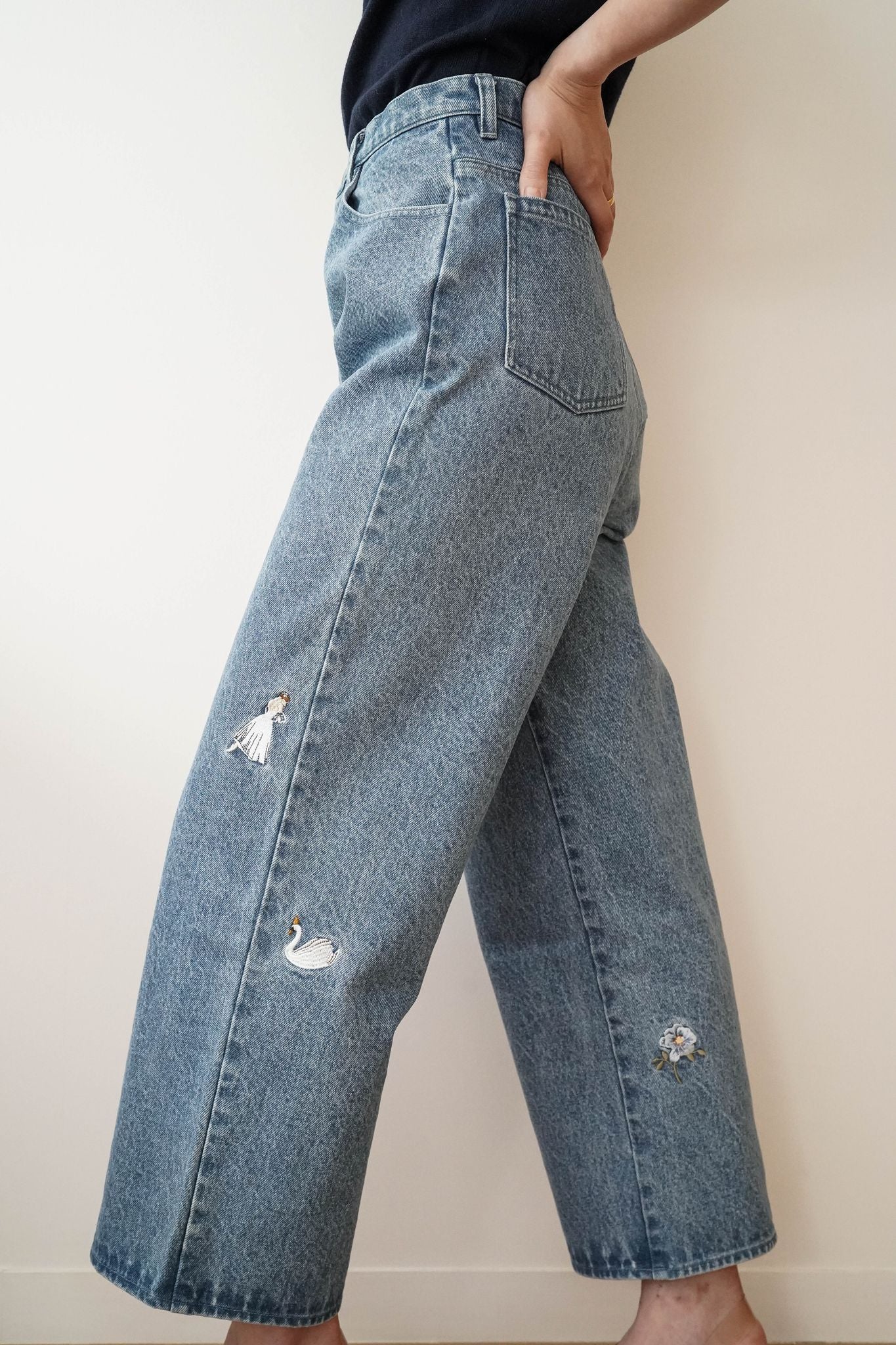 ジーンズ / Embroidered Jeans