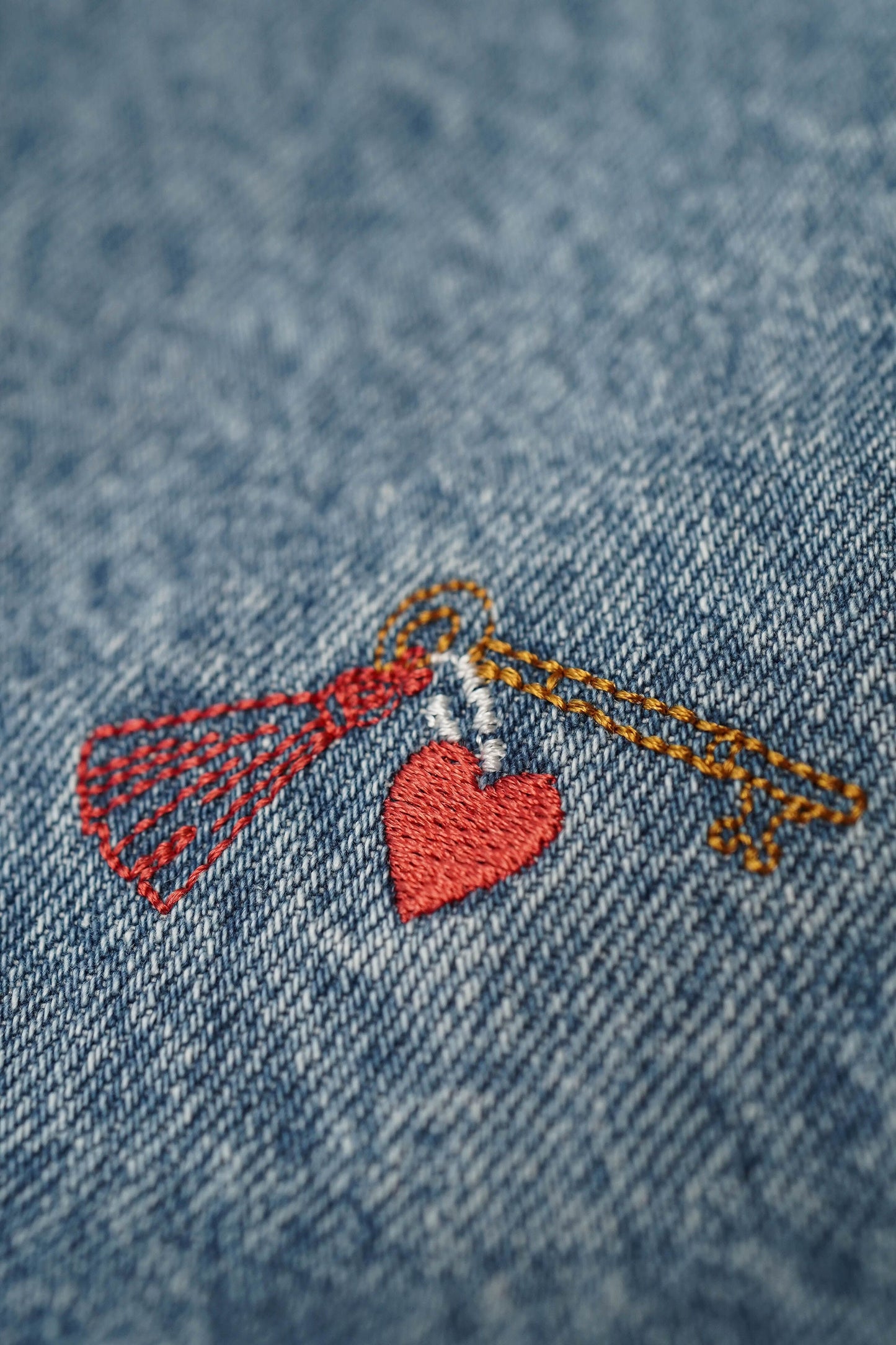 ジーンズ / Embroidered Jeans