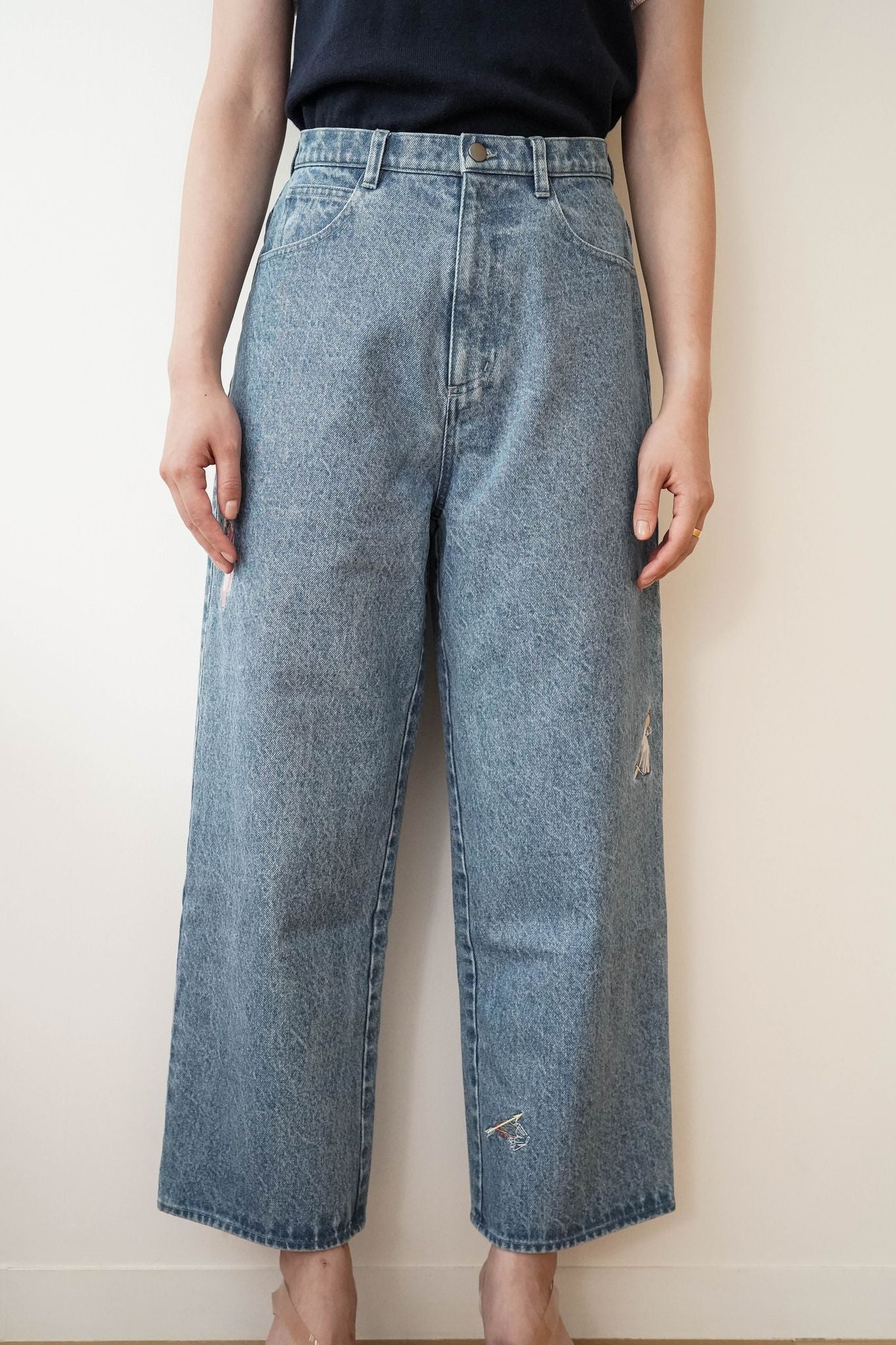 ジーンズ / Embroidered Jeans